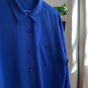 🟥SOLD🟥 🥂✨ Vintage - Royal Blue Button Up Blouse
